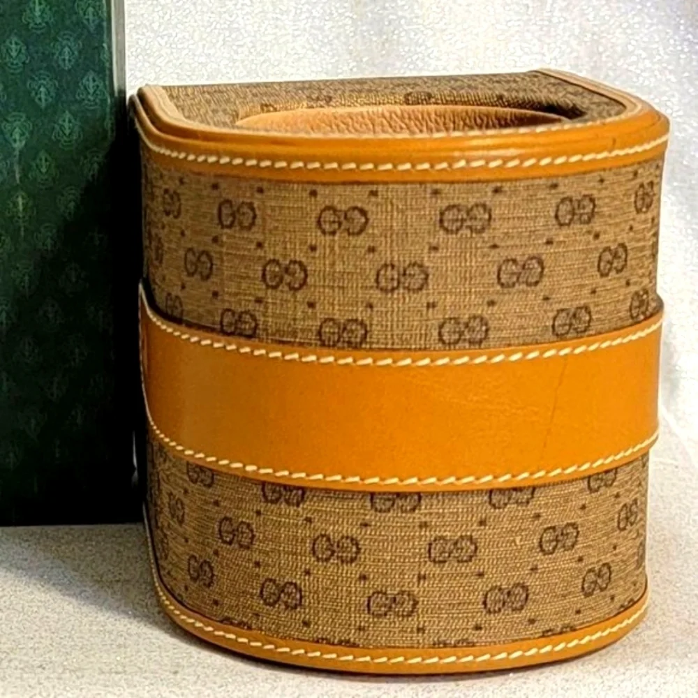 RARE GUCCI Tan Signature Logo Desk Clock with Pen Holder - Picture 7 of 11